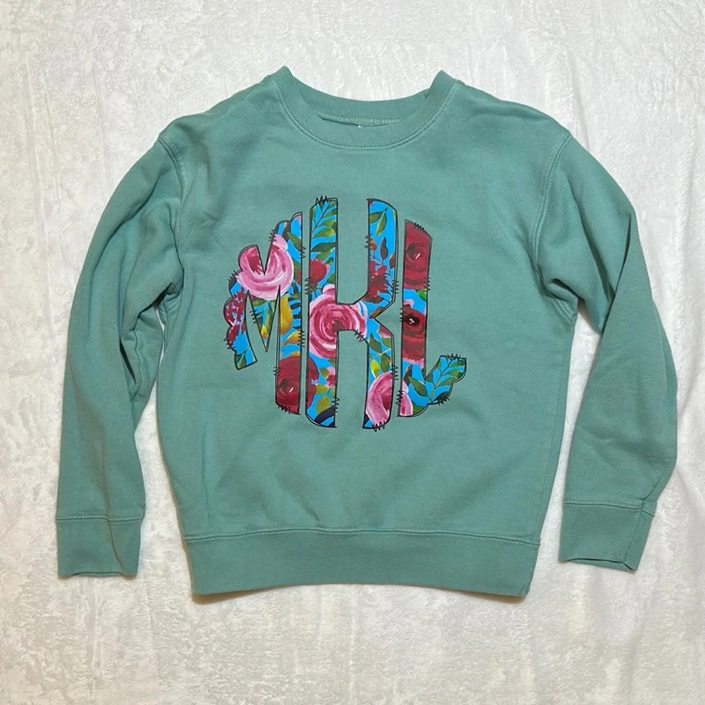 EUC Rabbit skins sage green floral monogrammed pullover sweatshirt MKL